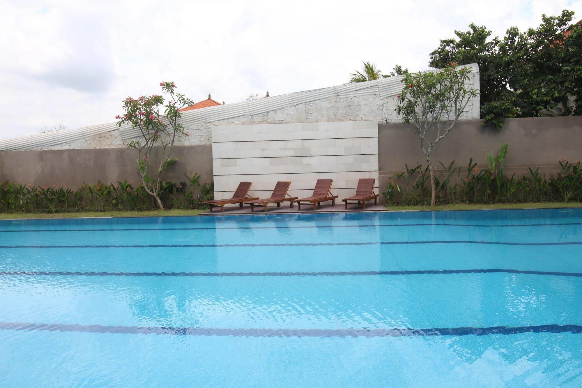Umah Bali Suites And Residence Denpasar  Luaran gambar